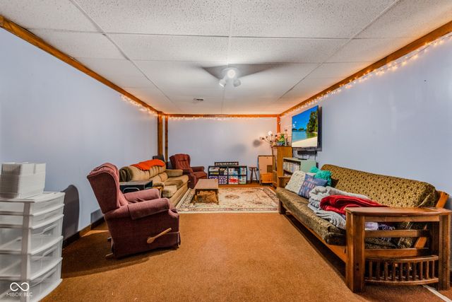1921 Lockerbie Drive, Columbus, IN 47203