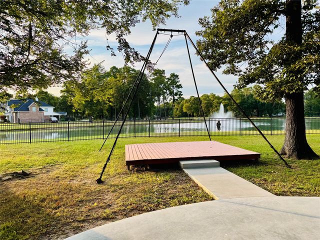 30434 E Legends Trail Drive, Spring, TX 77386
