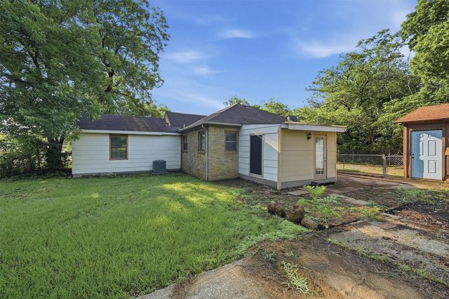 2912 W Morton Street, Denison, TX 75020
