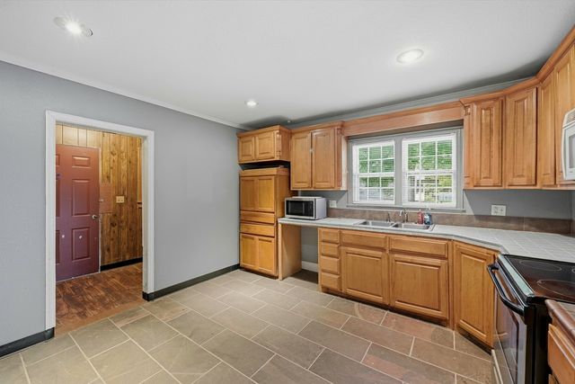2912 W Morton Street, Denison, TX 75020