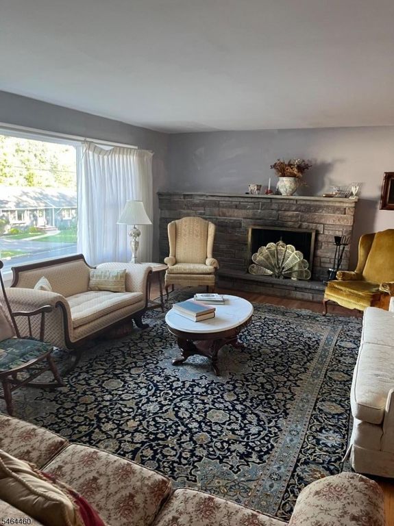 20 Mitchell Ave, West Caldwell Twp., NJ 07006 — photo 4