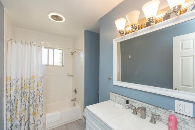 1709 Brenda Way, Turlock, CA 95382