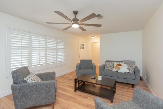 1709 Brenda Way, Turlock, CA 95382