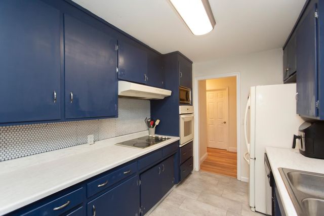 1709 Brenda Way, Turlock, CA 95382