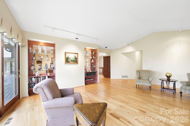 100 Elmridge Drive, Flat Rock, NC 28731