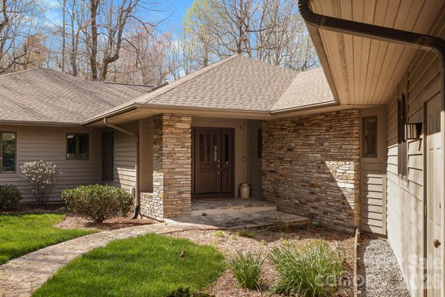 100 Elmridge Drive, Flat Rock, NC 28731