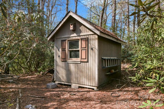 100 Elmridge Drive, Flat Rock, NC 28731