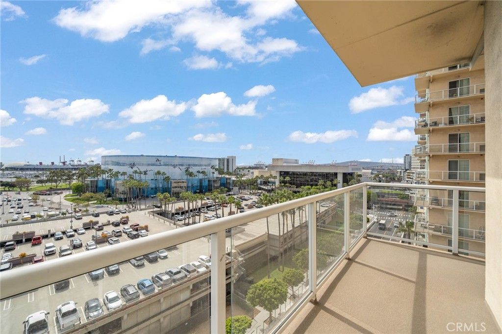 Image 10 of property listing at 488 E Ocean Boulevard 717, Long Beach, CA 90802