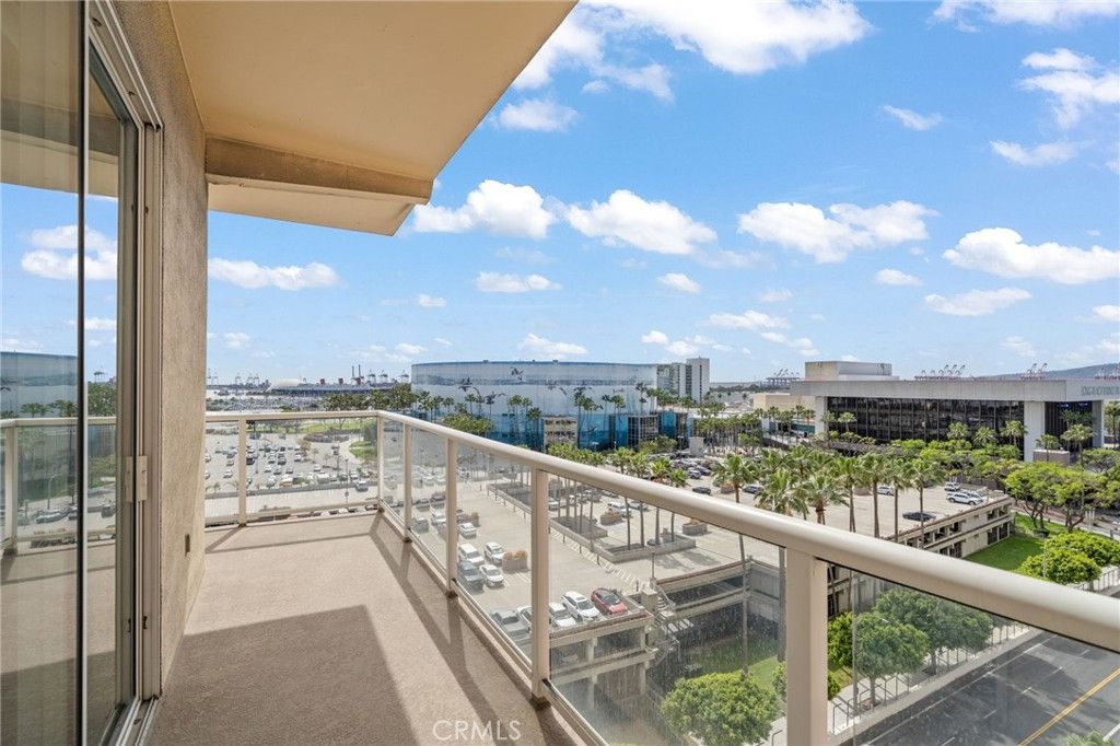 Image 11 of property listing at 488 E Ocean Boulevard 717, Long Beach, CA 90802