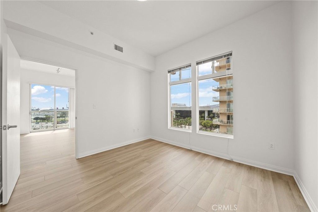 Image 19 of property listing at 488 E Ocean Boulevard 717, Long Beach, CA 90802