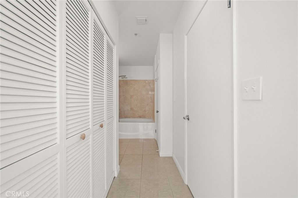 Image 21 of property listing at 488 E Ocean Boulevard 717, Long Beach, CA 90802