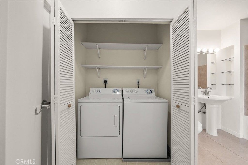 Image 24 of property listing at 488 E Ocean Boulevard 717, Long Beach, CA 90802