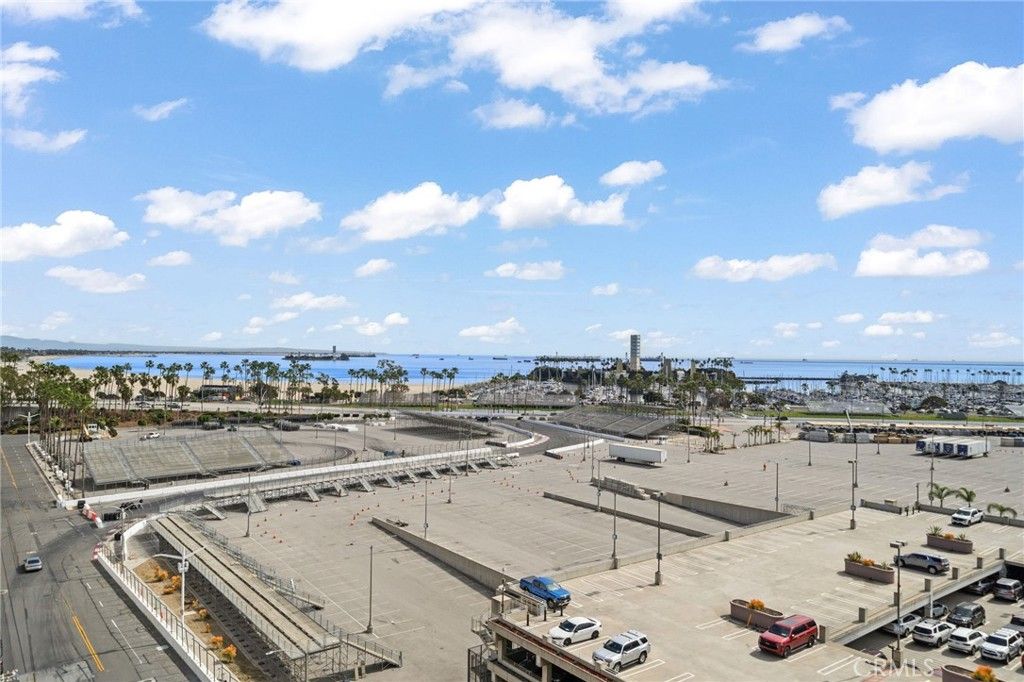 Image 4 of property listing at 488 E Ocean Boulevard 717, Long Beach, CA 90802