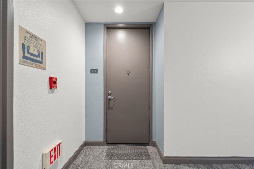 Image 5 of property listing at 488 E Ocean Boulevard 717, Long Beach, CA 90802