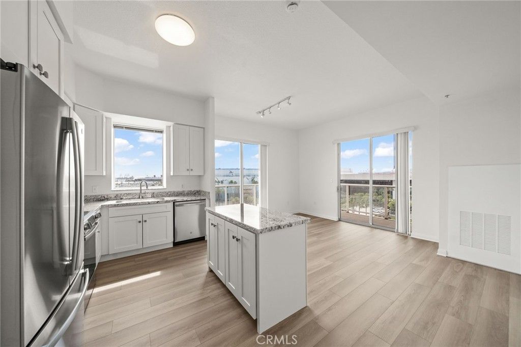 Image 7 of property listing at 488 E Ocean Boulevard 717, Long Beach, CA 90802