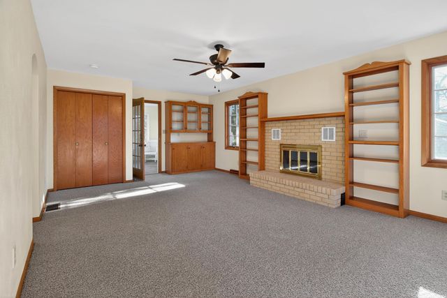 2320 Rainbow Drive, Cedar Falls, IA 50613