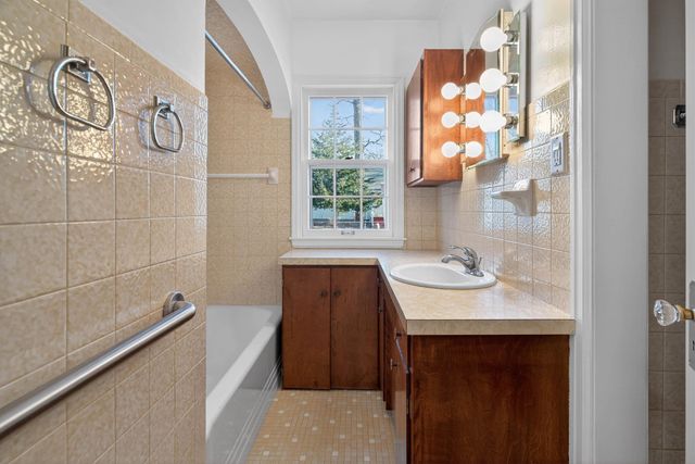 2320 Rainbow Drive, Cedar Falls, IA 50613