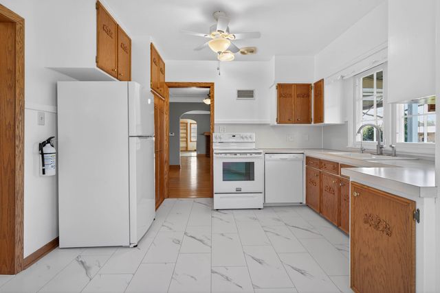 2320 Rainbow Drive, Cedar Falls, IA 50613