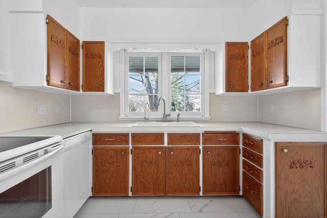 2320 Rainbow Drive, Cedar Falls, IA 50613