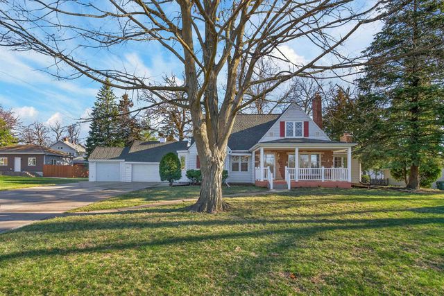 2320 Rainbow Drive, Cedar Falls, IA 50613