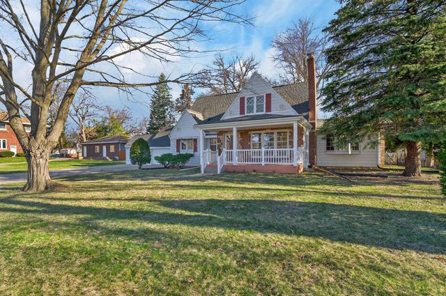 2320 Rainbow Drive, Cedar Falls, IA 50613