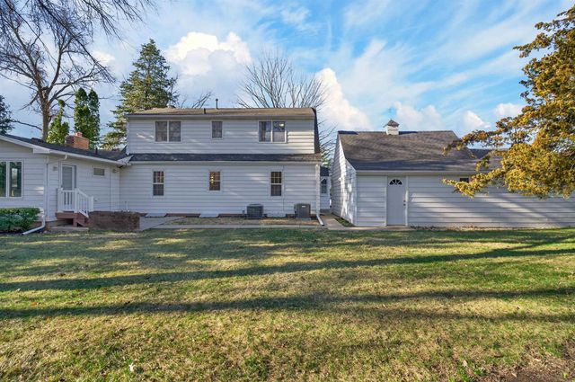 2320 Rainbow Drive, Cedar Falls, IA 50613