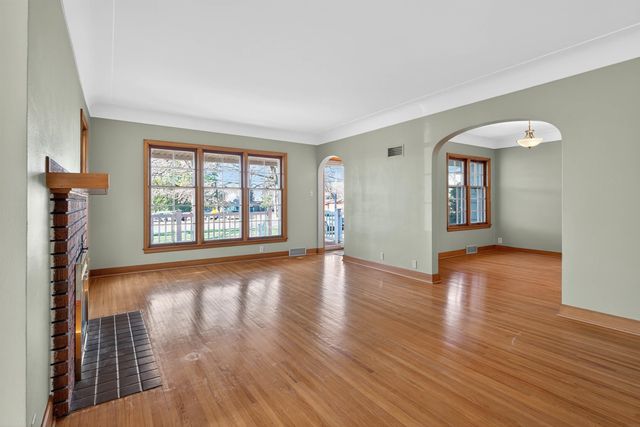 2320 Rainbow Drive, Cedar Falls, IA 50613