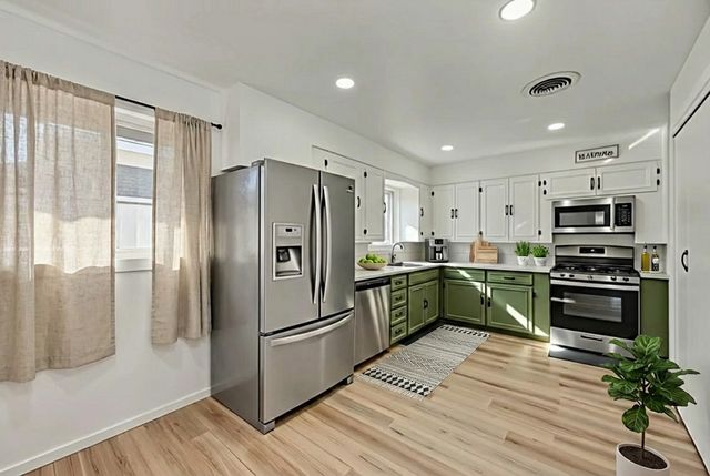 302 Meadow Drive, Gainesville, TX 76240