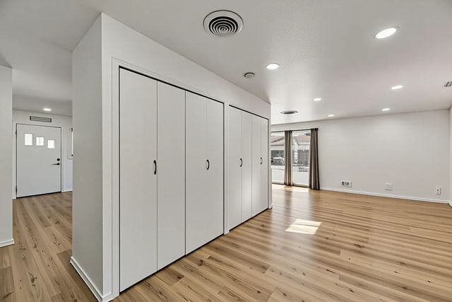 302 Meadow Drive, Gainesville, TX 76240