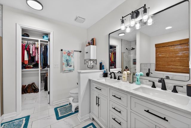 813 Chandler Grv, Hermitage, TN 37076