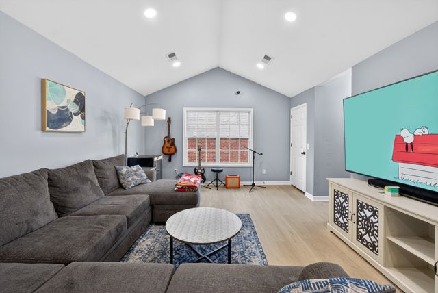 813 Chandler Grv, Hermitage, TN 37076