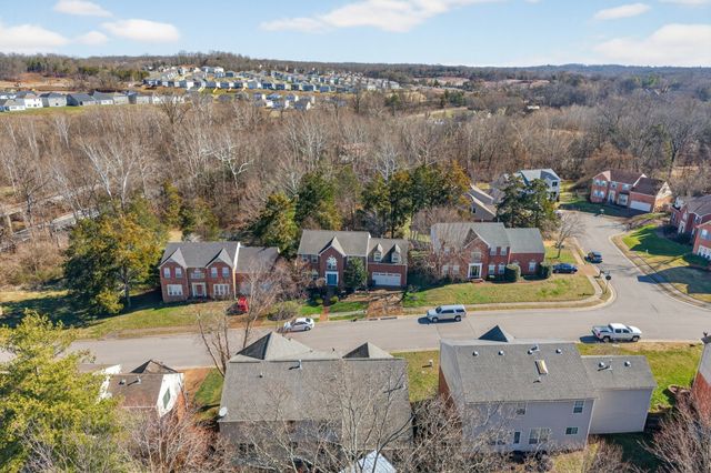 813 Chandler Grv, Hermitage, TN 37076