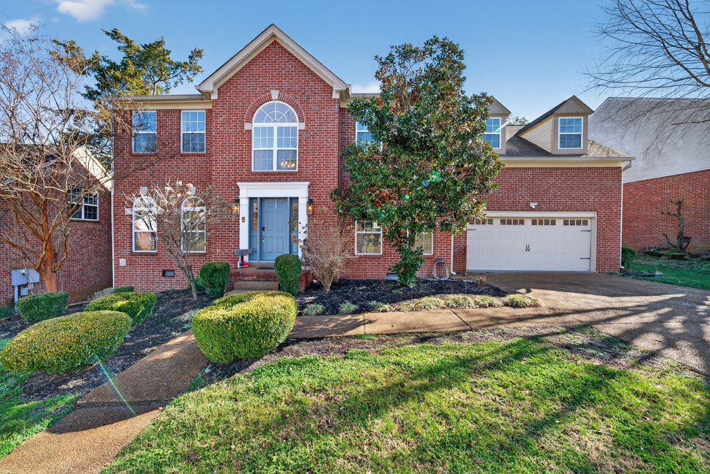 813 Chandler Grv, Hermitage, TN 37076