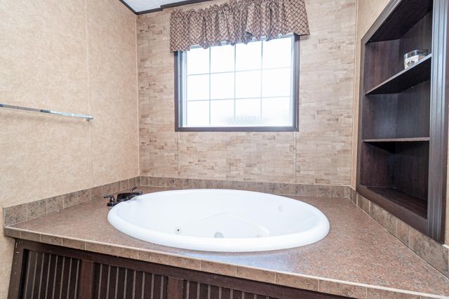 705 Horseshoe Ln, Arkadelphia, AR 71923