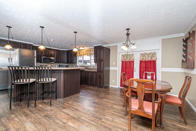 705 Horseshoe Ln, Arkadelphia, AR 71923