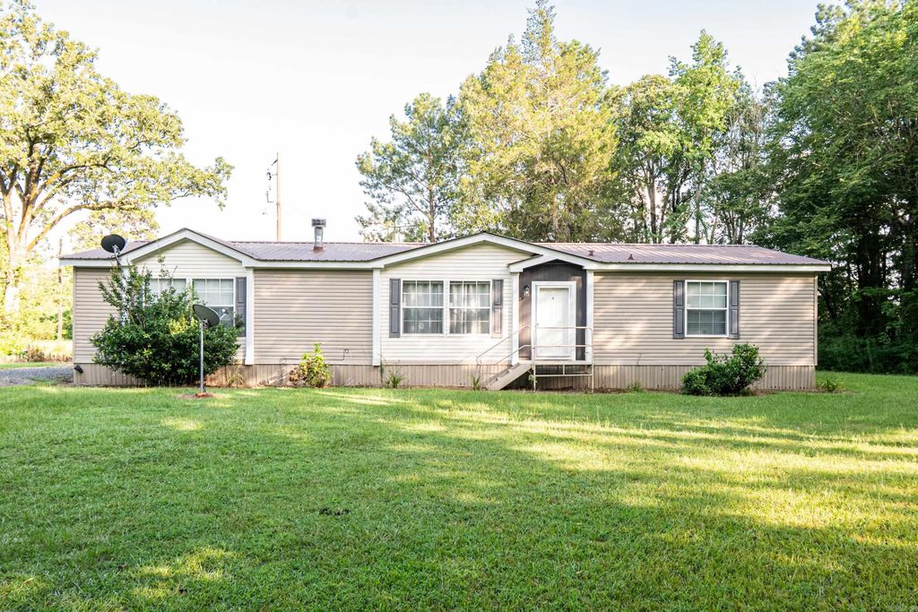 705 Horseshoe Ln, Arkadelphia, AR 71923