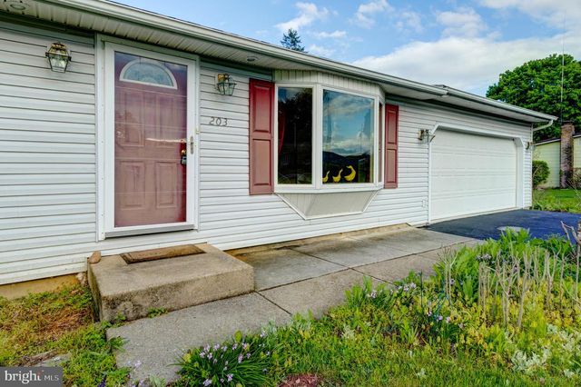 203 SHUGHART AVENUE, Boiling Springs, PA 17007