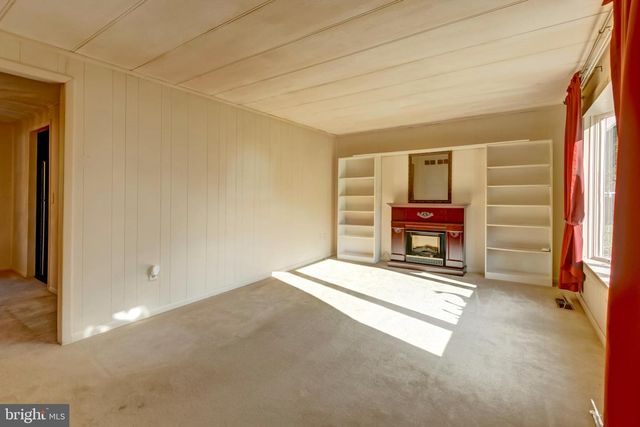 203 SHUGHART AVENUE, Boiling Springs, PA 17007