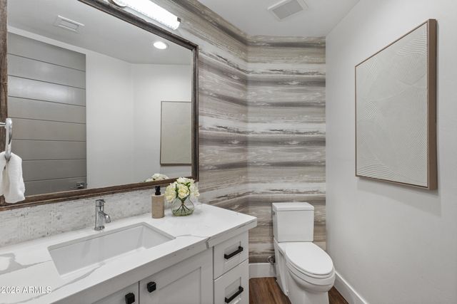 7130 E BELMONT Avenue, Paradise Valley, AZ 85253