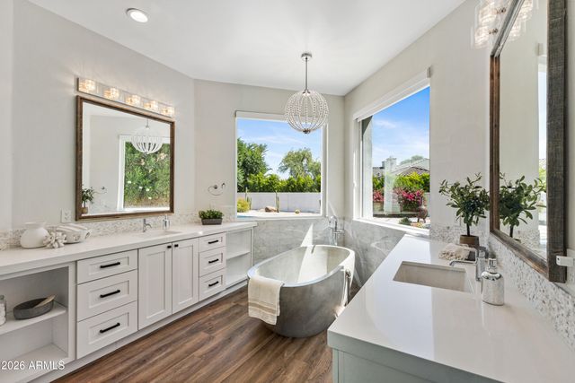 7130 E BELMONT Avenue, Paradise Valley, AZ 85253