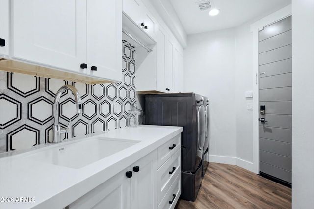 7130 E BELMONT Avenue, Paradise Valley, AZ 85253