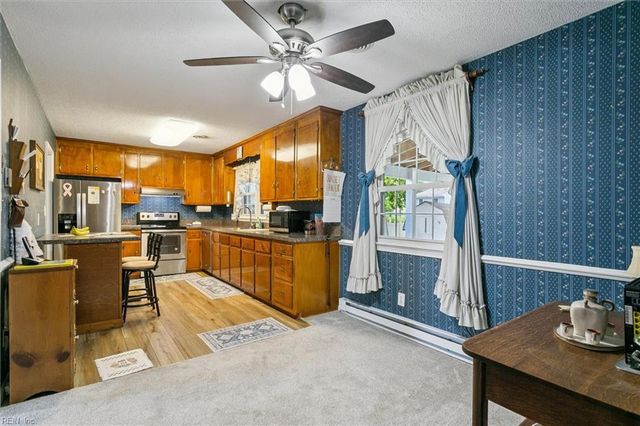 218 Albany DR, Hampton, VA 23666