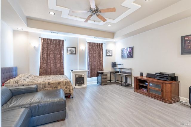 7605 Churn Creek Rd, Redding, CA 96002