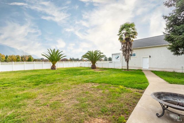 7605 Churn Creek Rd, Redding, CA 96002