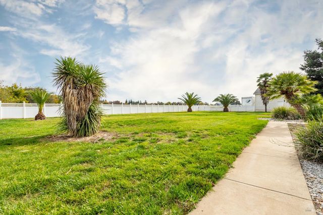 7605 Churn Creek Rd, Redding, CA 96002