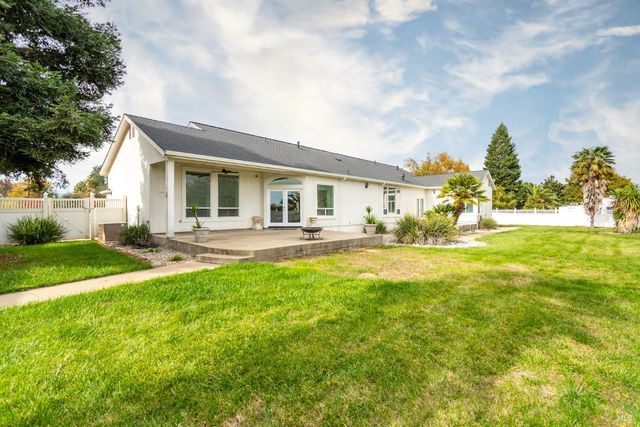 7605 Churn Creek Rd, Redding, CA 96002