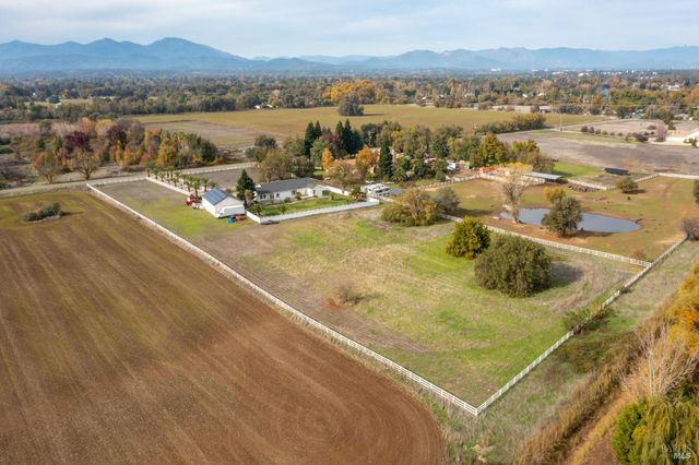 7605 Churn Creek Rd, Redding, CA 96002