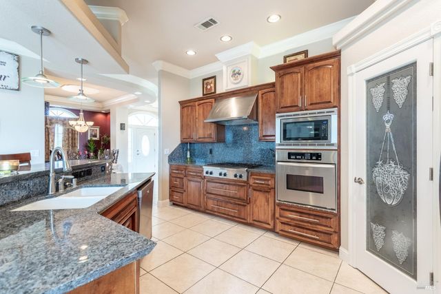 7605 Churn Creek Rd, Redding, CA 96002