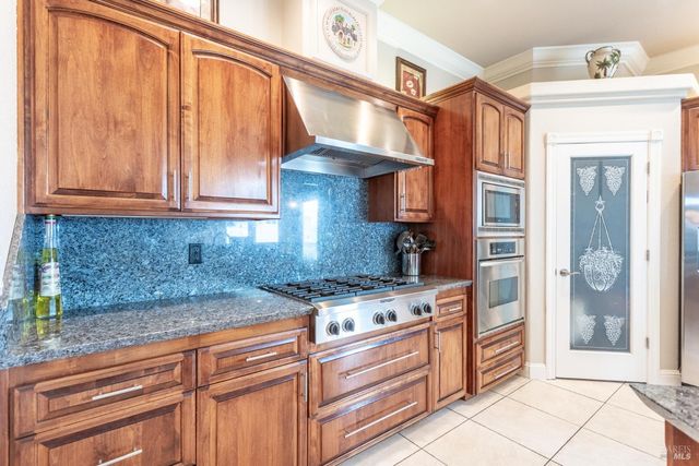 7605 Churn Creek Rd, Redding, CA 96002