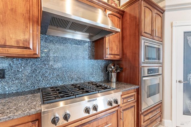 7605 Churn Creek Rd, Redding, CA 96002